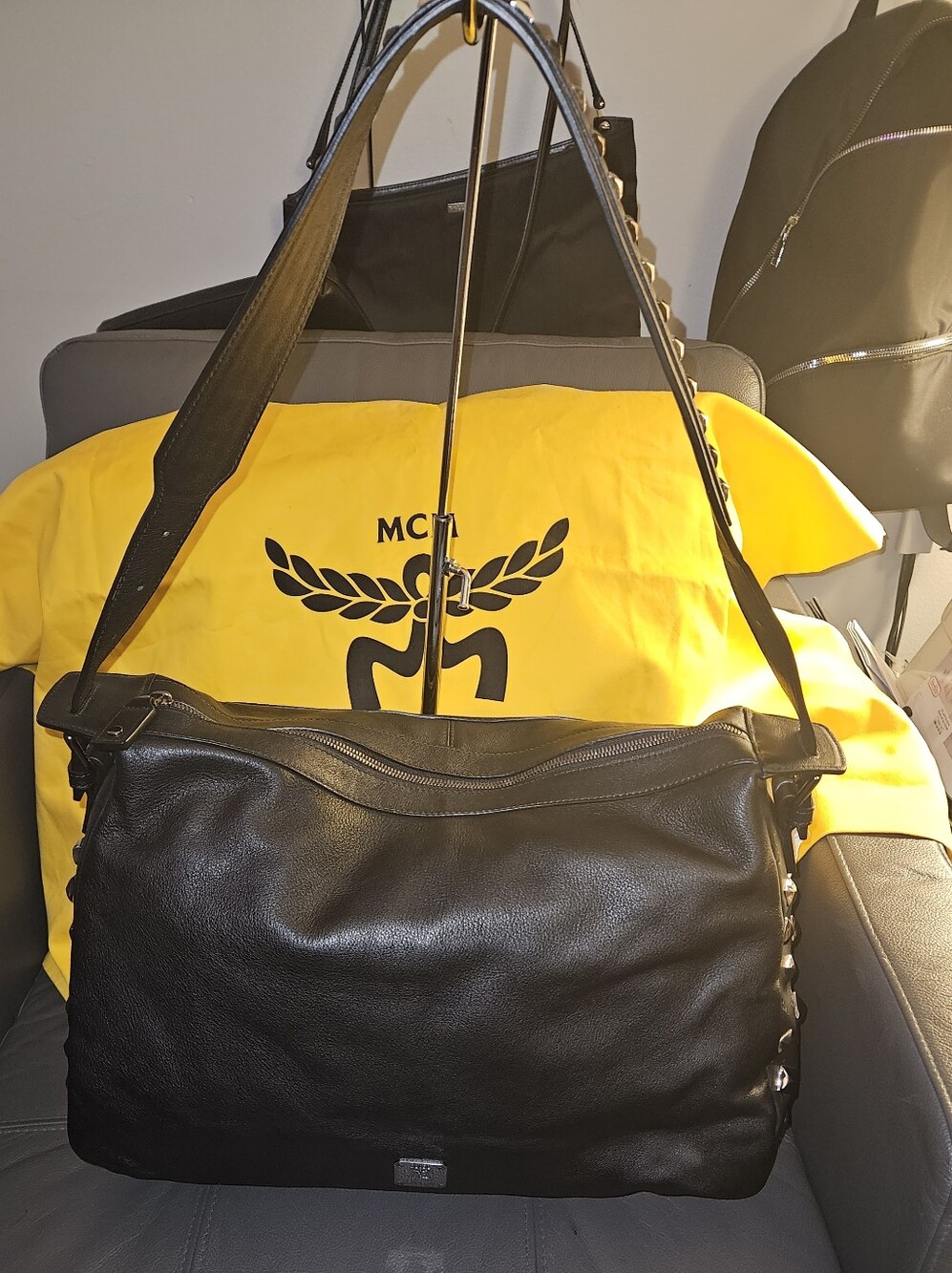 MCM Large Studdrf Hobo